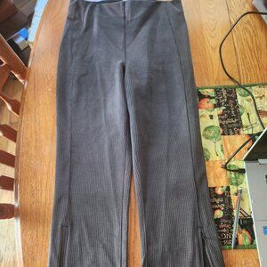 Lululemon ribbed Softstreme high rise zipper crops 25" length size 6